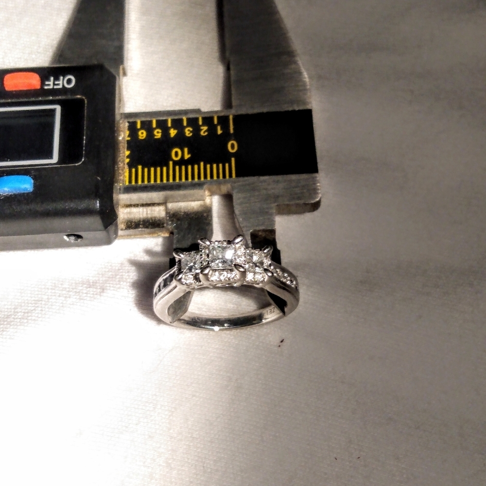 SALE 2DAYONLY14kt gold 1.25ct princess cut diamond